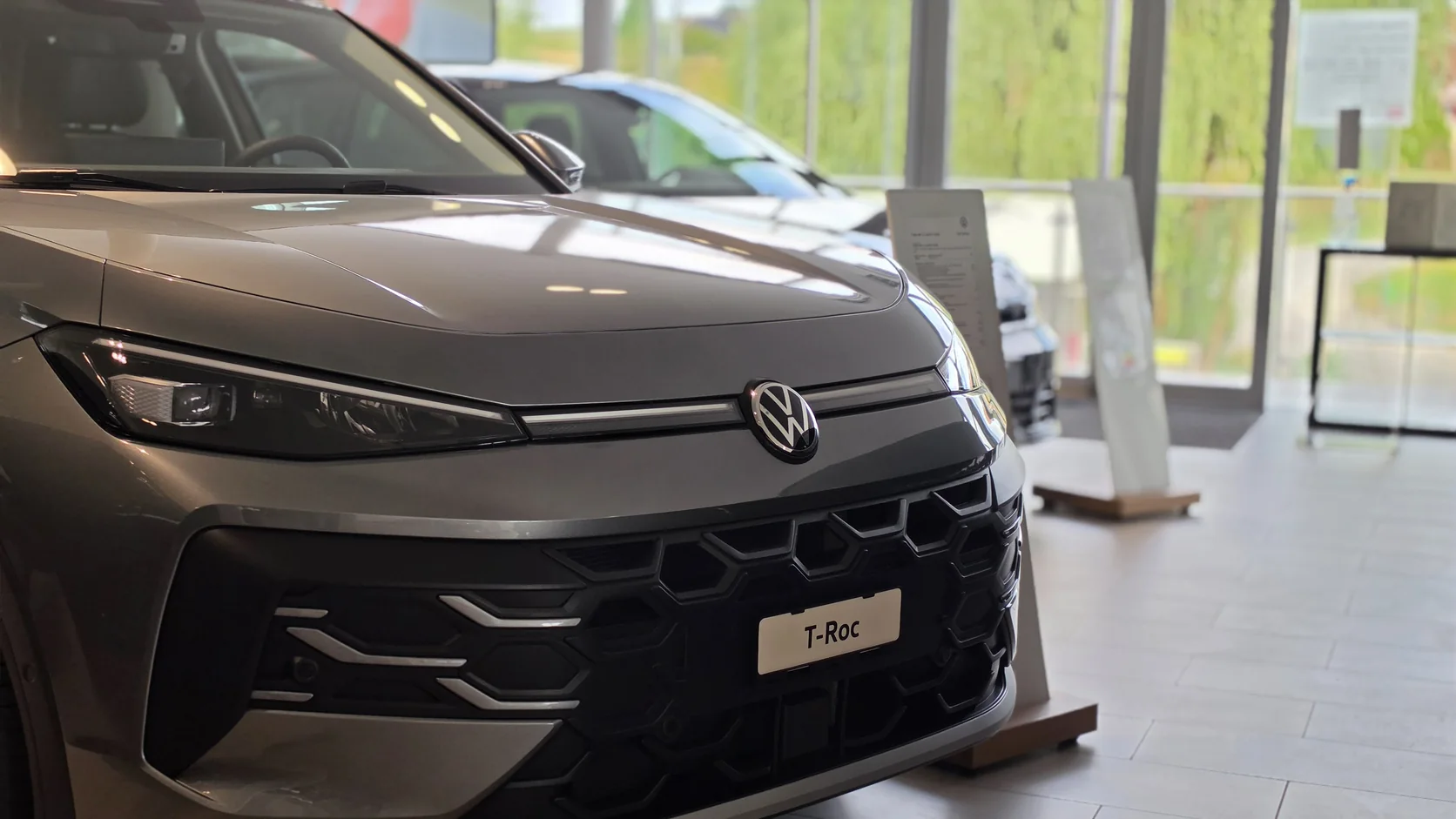 Volkswagen T-Roc exposé au Garage Rossy SA